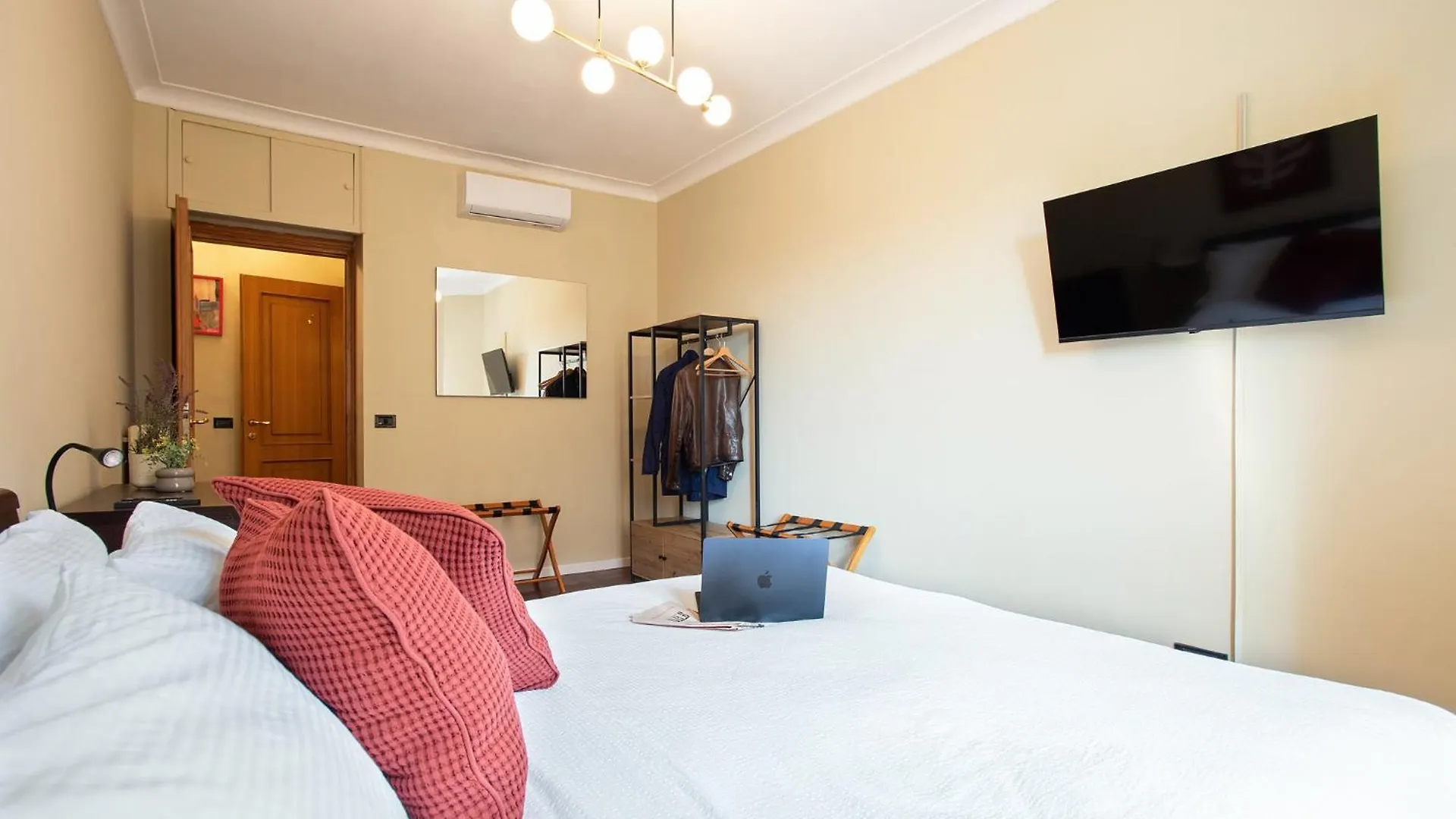 Elegant 1Bdr Front The Subway Furio Camillo Apartment Rome