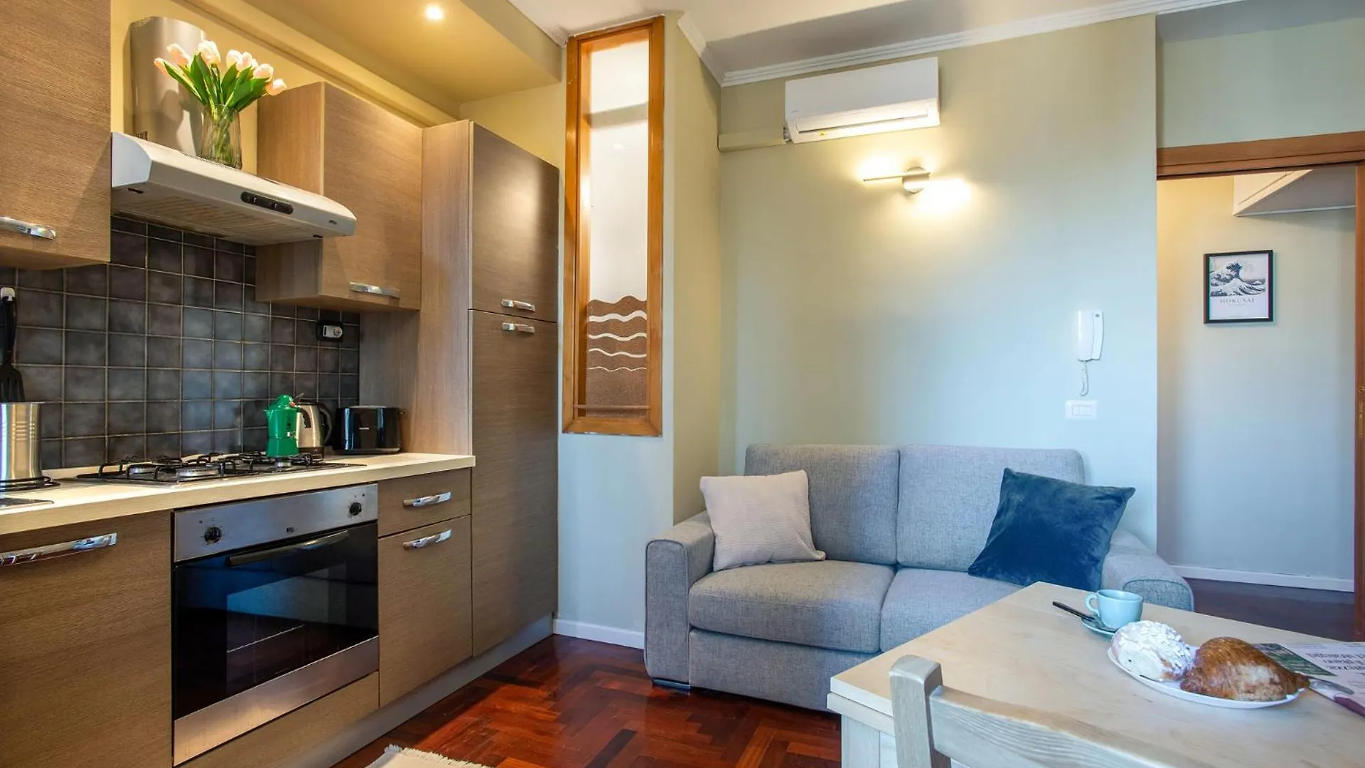 Elegant 1Bdr Front The Subway Furio Camillo Apartment Rome